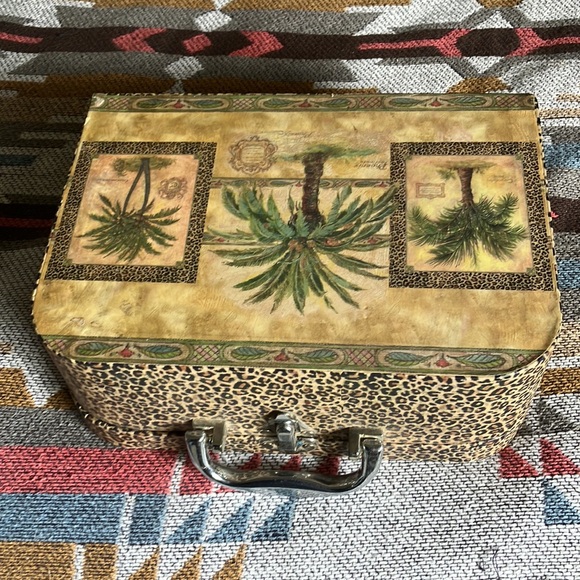 Lunch box - Picture 3 of 5